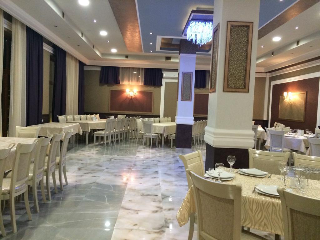 Lara Hotel กอริส ภายนอก รูปภาพ
