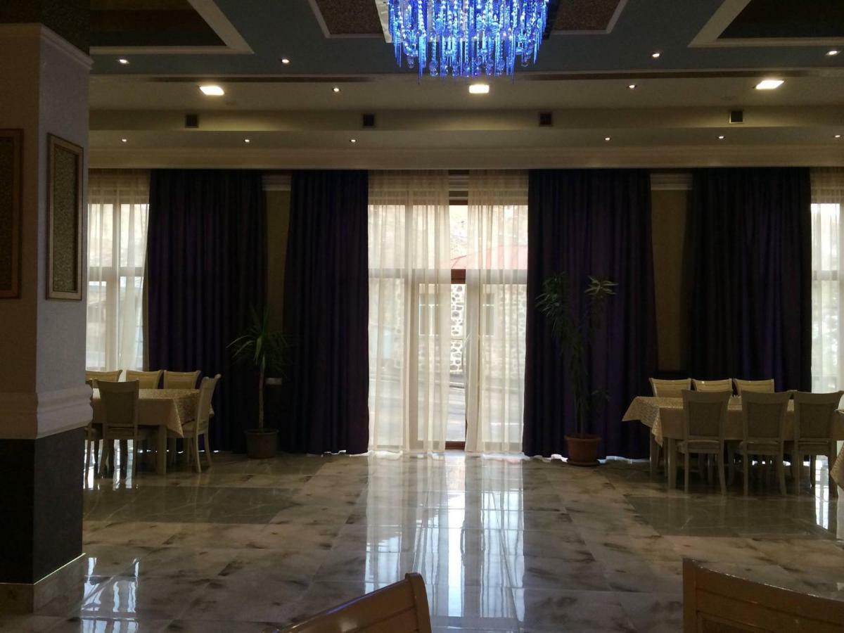 Lara Hotel กอริส ภายนอก รูปภาพ