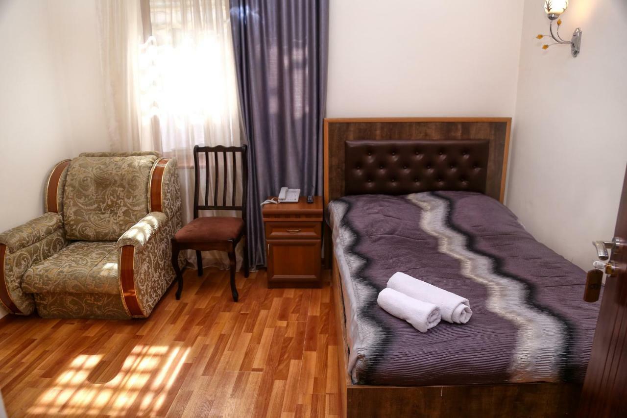 Lara Hotel กอริส ภายนอก รูปภาพ