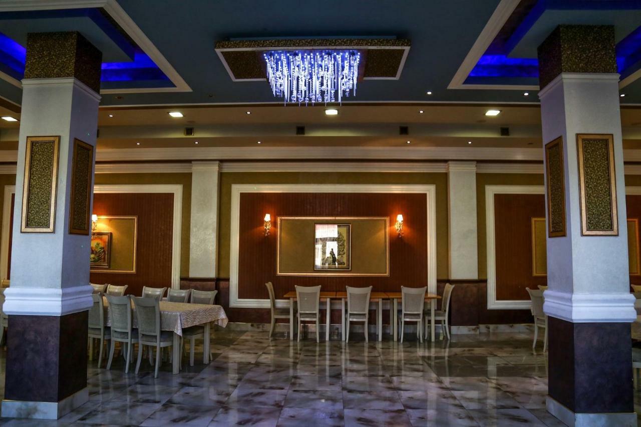 Lara Hotel กอริส ภายนอก รูปภาพ