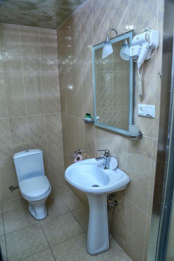 Lara Hotel กอริส ภายนอก รูปภาพ
